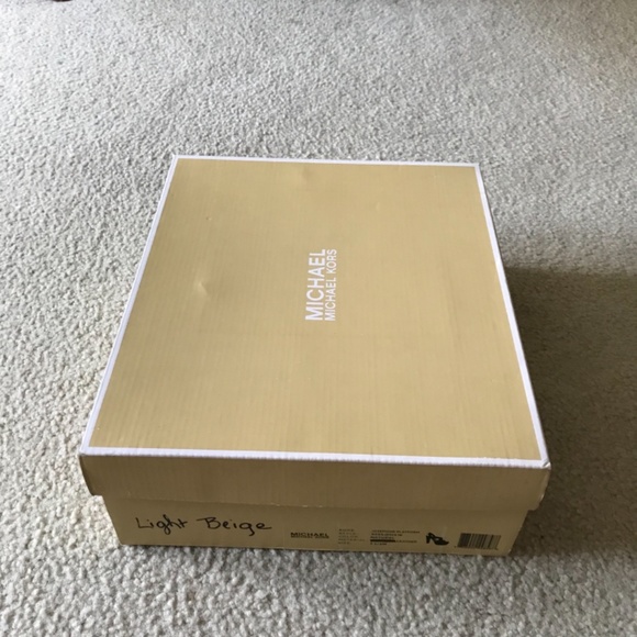 Michael kors shoes - Picture 4 of 4